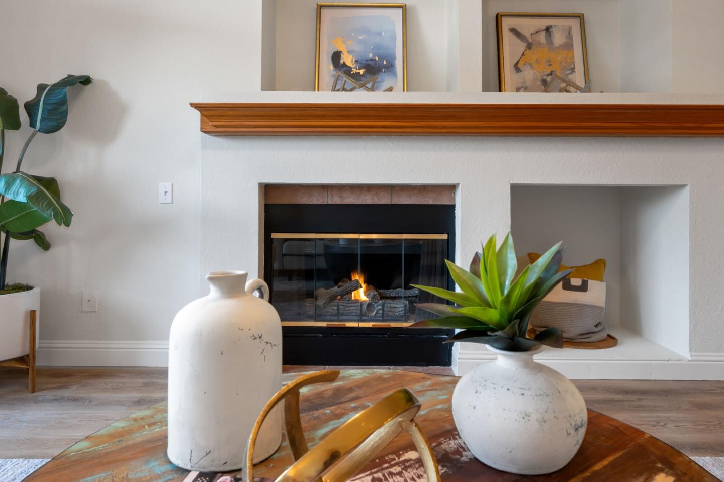 Detail Gallery Image 5 of 34 For 212 Crescent Ct, Brisbane,  CA 94005 - 2 Beds | 2 Baths