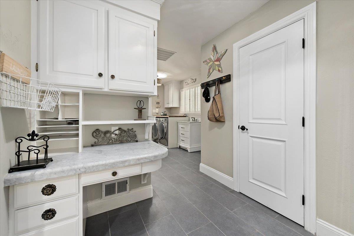 Detail Gallery Image 18 of 27 For 1722 Sweetbriar Dr, San Jose,  CA 95125 - 4 Beds | 2/1 Baths