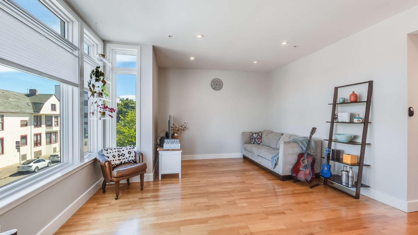 Detail Gallery Image 14 of 45 For 275 9th St #3,  Oakland,  CA 94607 - 3 Beds | 2 Baths