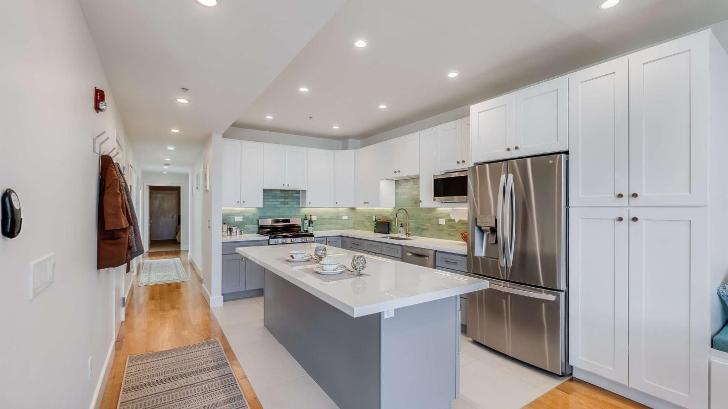 Detail Gallery Image 7 of 45 For 275 9th St #3,  Oakland,  CA 94607 - 3 Beds | 2 Baths