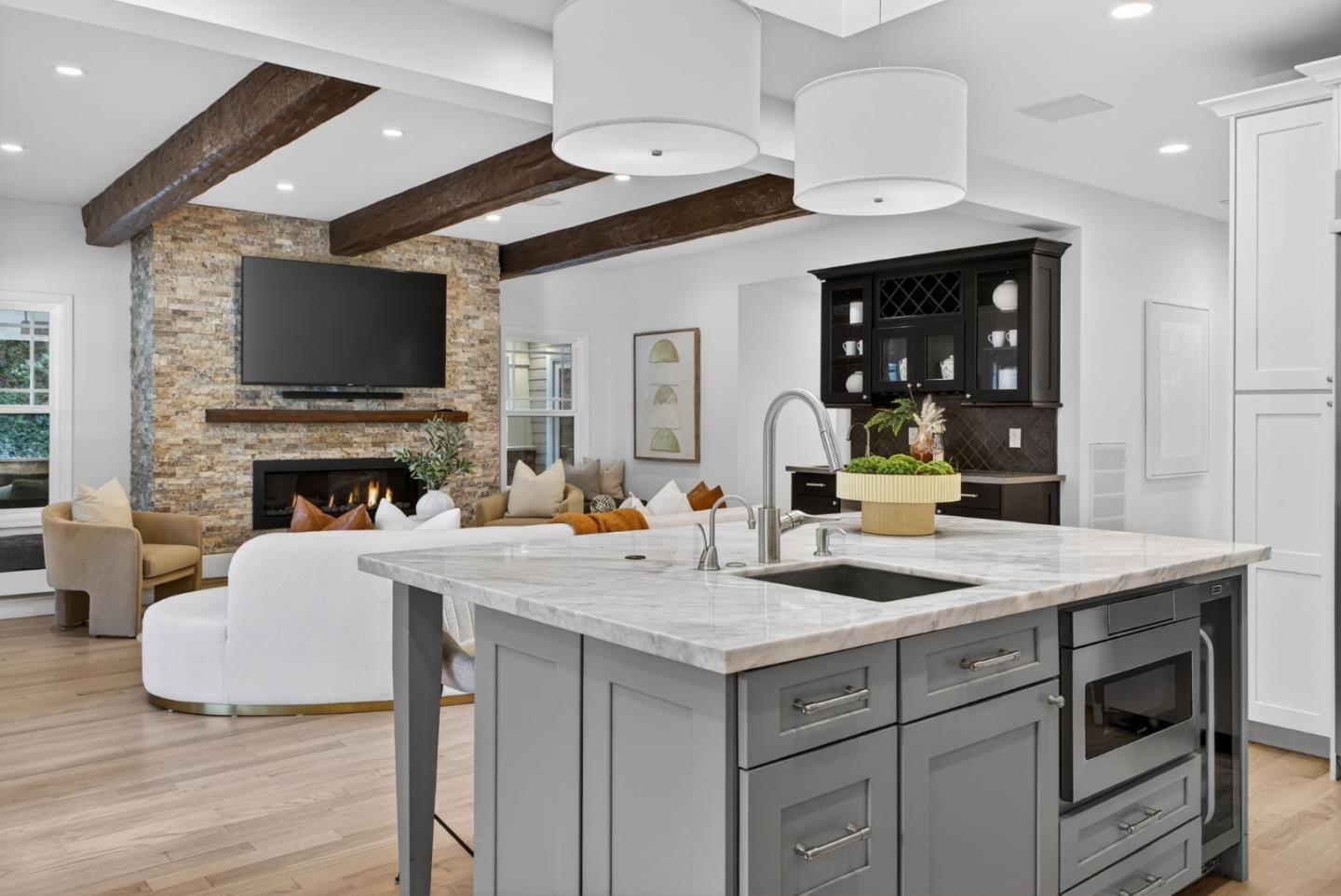 Detail Gallery Image 15 of 105 For 815 Crystal Springs Rd, Hillsborough,  CA 94010 - 4 Beds | 3/1 Baths