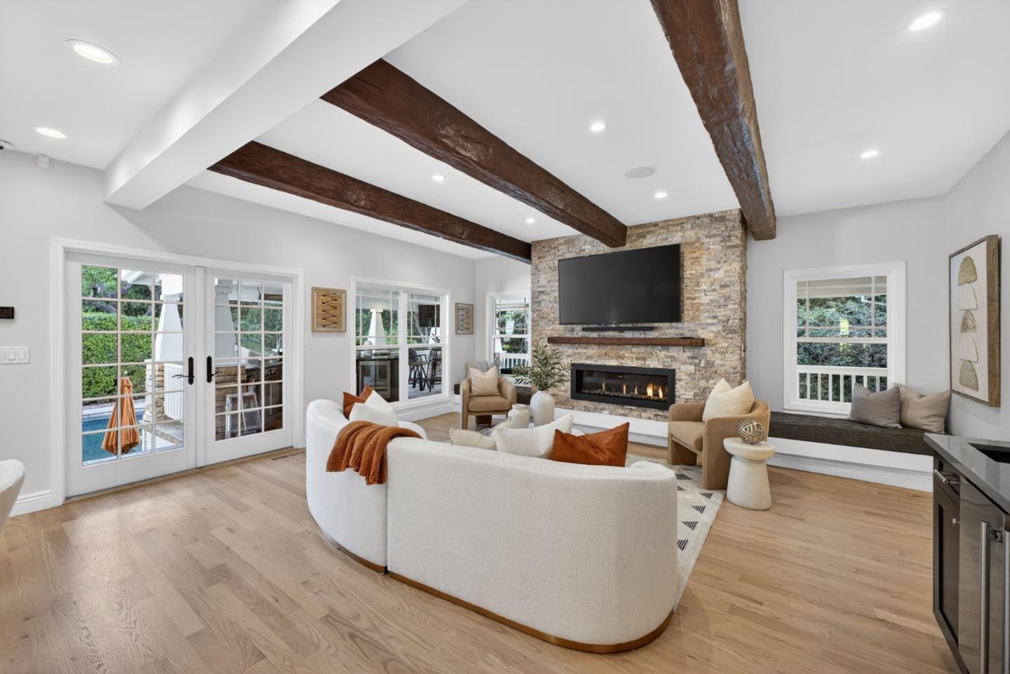 Detail Gallery Image 18 of 105 For 815 Crystal Springs Rd, Hillsborough,  CA 94010 - 4 Beds | 3/1 Baths