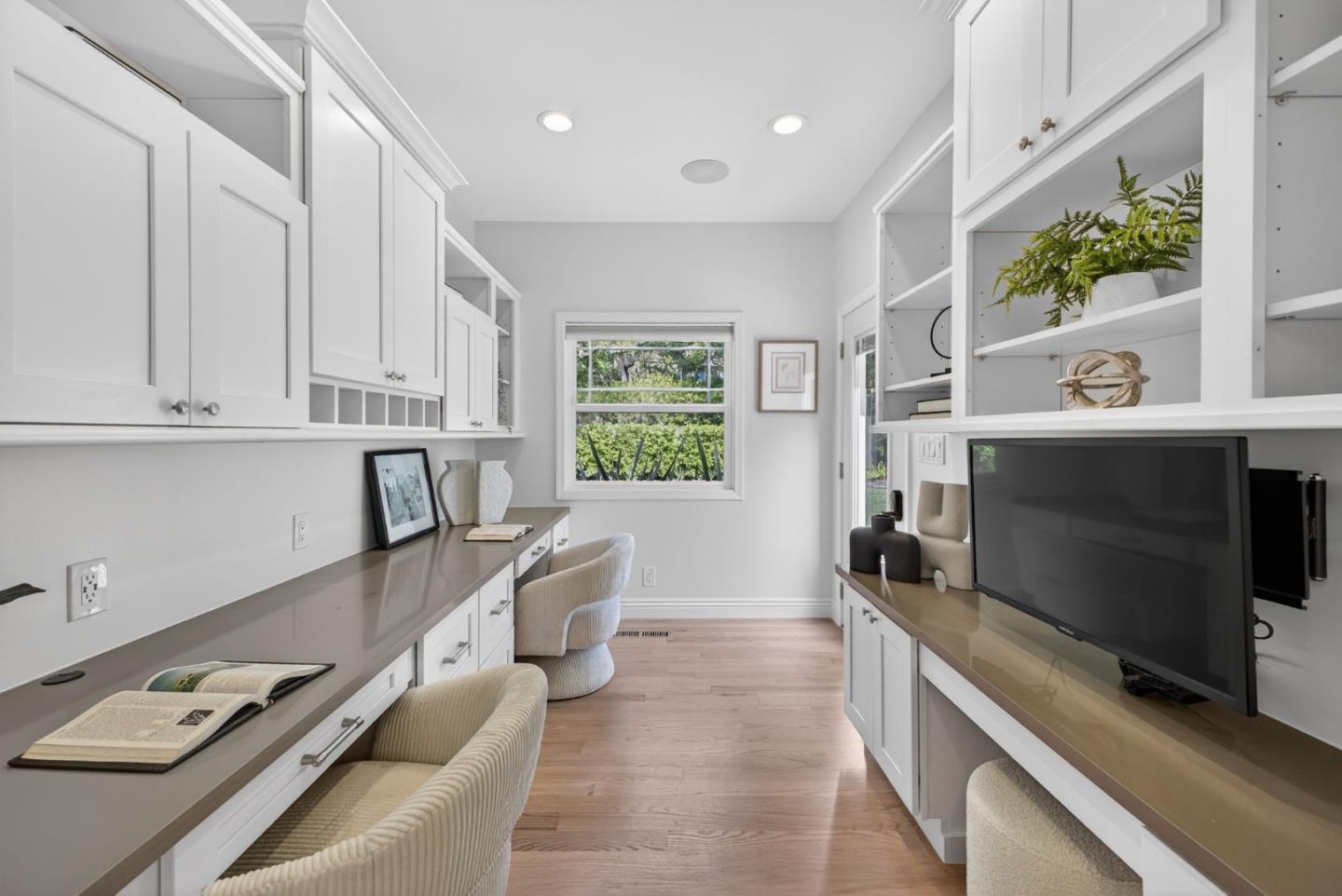 Detail Gallery Image 25 of 105 For 815 Crystal Springs Rd, Hillsborough,  CA 94010 - 4 Beds | 3/1 Baths