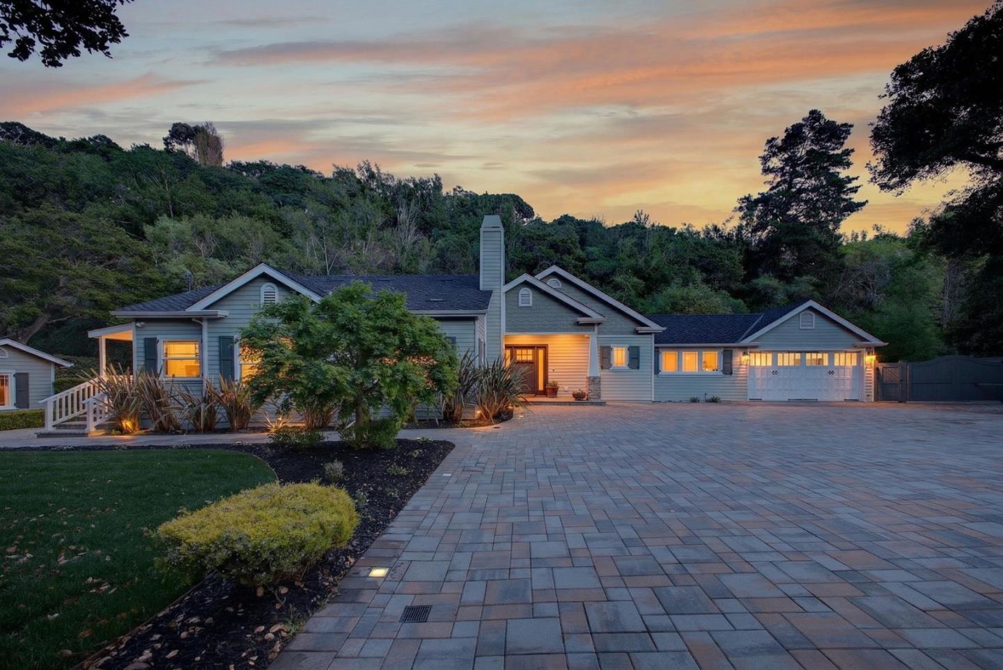 Detail Gallery Image 3 of 105 For 815 Crystal Springs Rd, Hillsborough,  CA 94010 - 4 Beds | 3/1 Baths