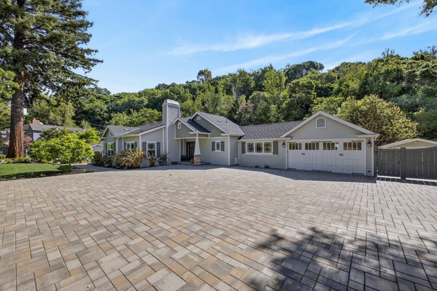 Detail Gallery Image 4 of 105 For 815 Crystal Springs Rd, Hillsborough,  CA 94010 - 4 Beds | 3/1 Baths