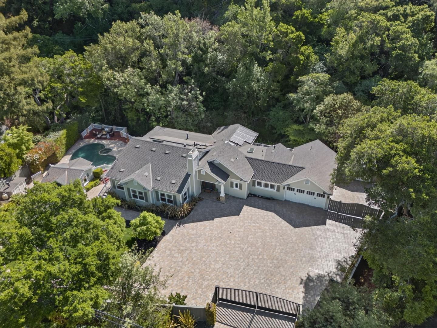 Detail Gallery Image 6 of 105 For 815 Crystal Springs Rd, Hillsborough,  CA 94010 - 4 Beds | 3/1 Baths