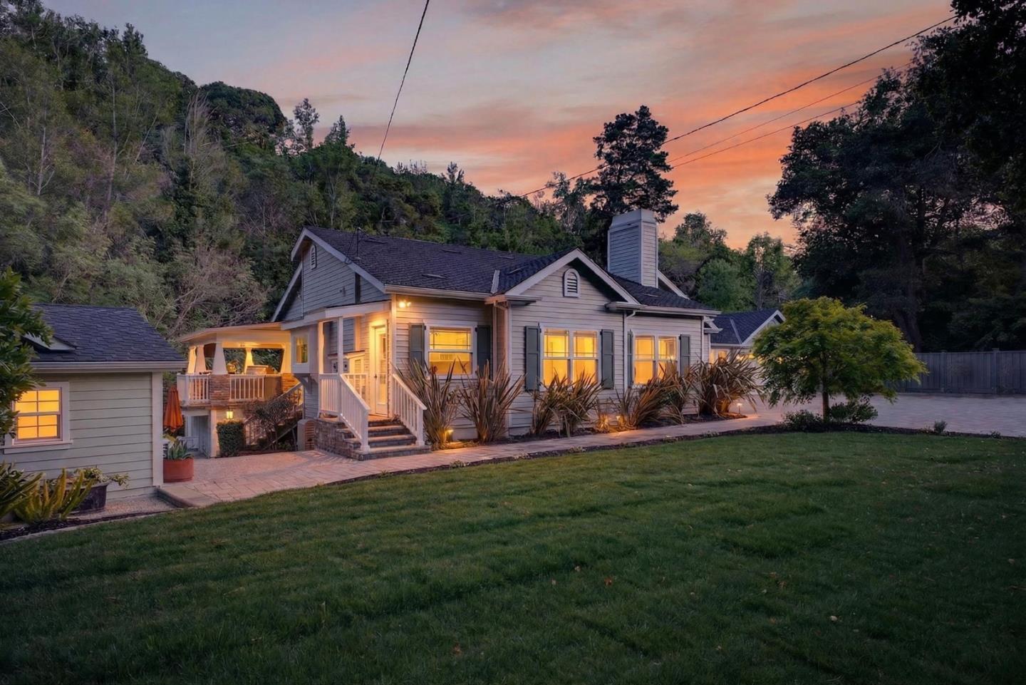 Detail Gallery Image 9 of 105 For 815 Crystal Springs Rd, Hillsborough,  CA 94010 - 4 Beds | 3/1 Baths