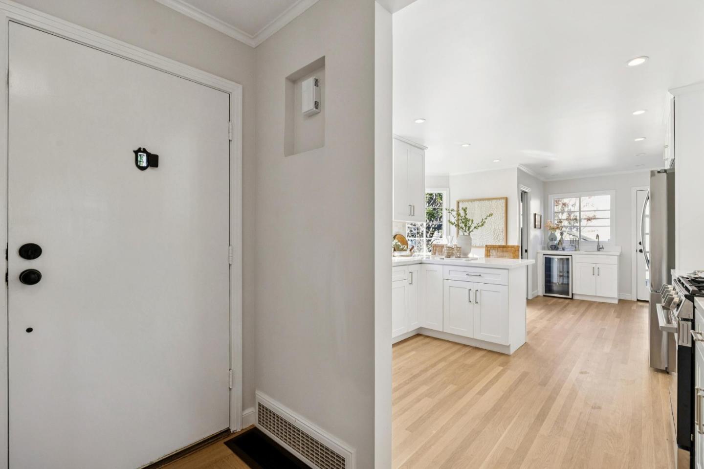 Detail Gallery Image 15 of 89 For 22 De Sabla Rd, San Mateo,  CA 94402 - 2 Beds | 2/1 Baths