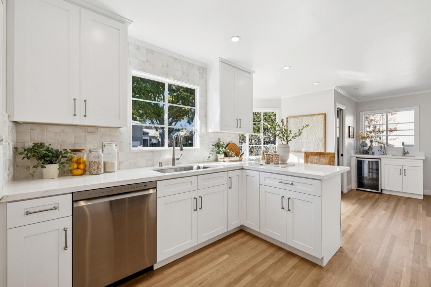 Detail Gallery Image 17 of 89 For 22 De Sabla Rd, San Mateo,  CA 94402 - 2 Beds | 2/1 Baths