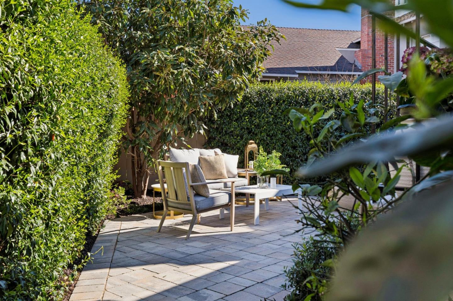 Detail Gallery Image 32 of 89 For 22 De Sabla Rd, San Mateo,  CA 94402 - 2 Beds | 2/1 Baths