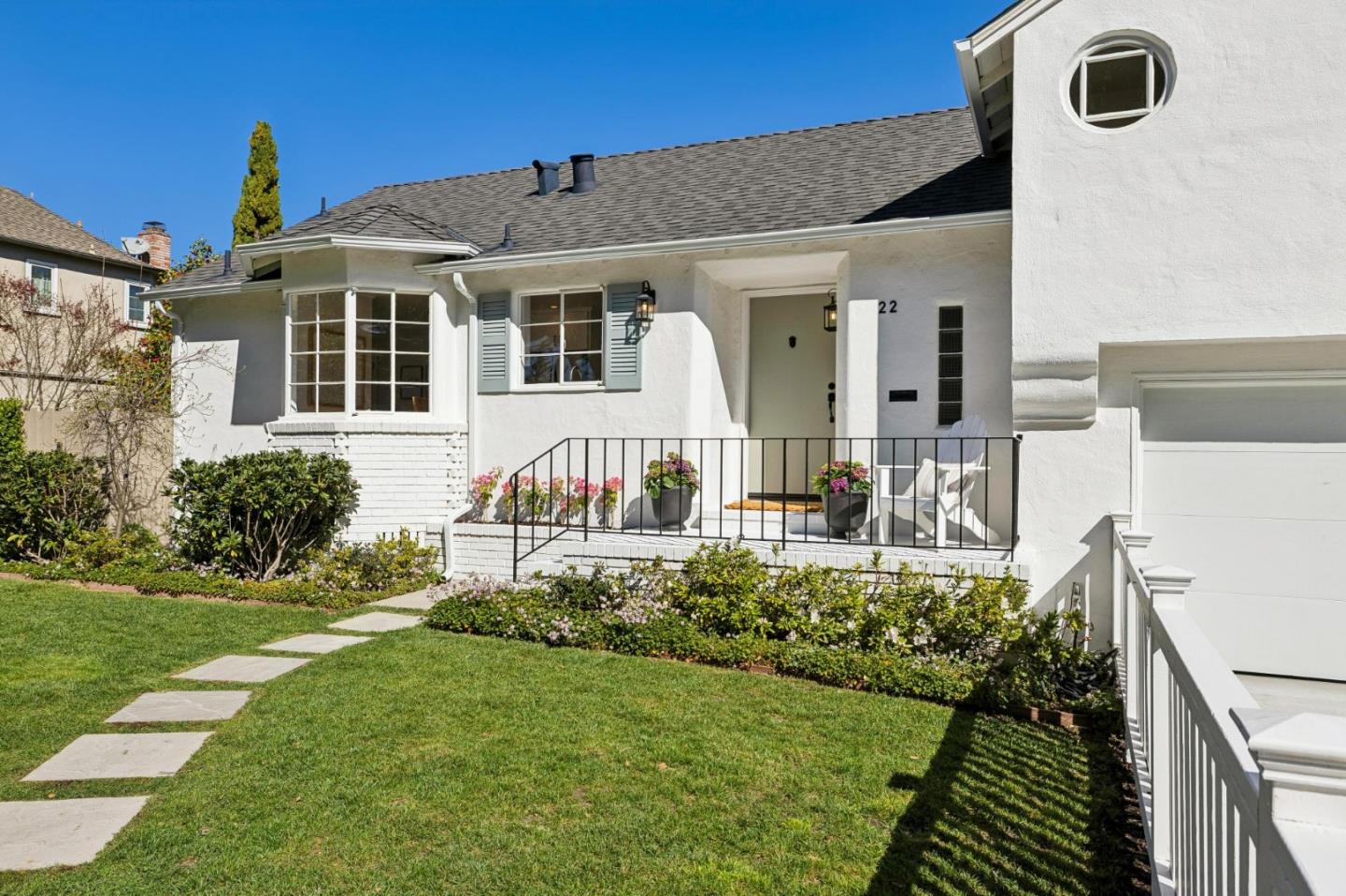 Detail Gallery Image 5 of 89 For 22 De Sabla Rd, San Mateo,  CA 94402 - 2 Beds | 2/1 Baths