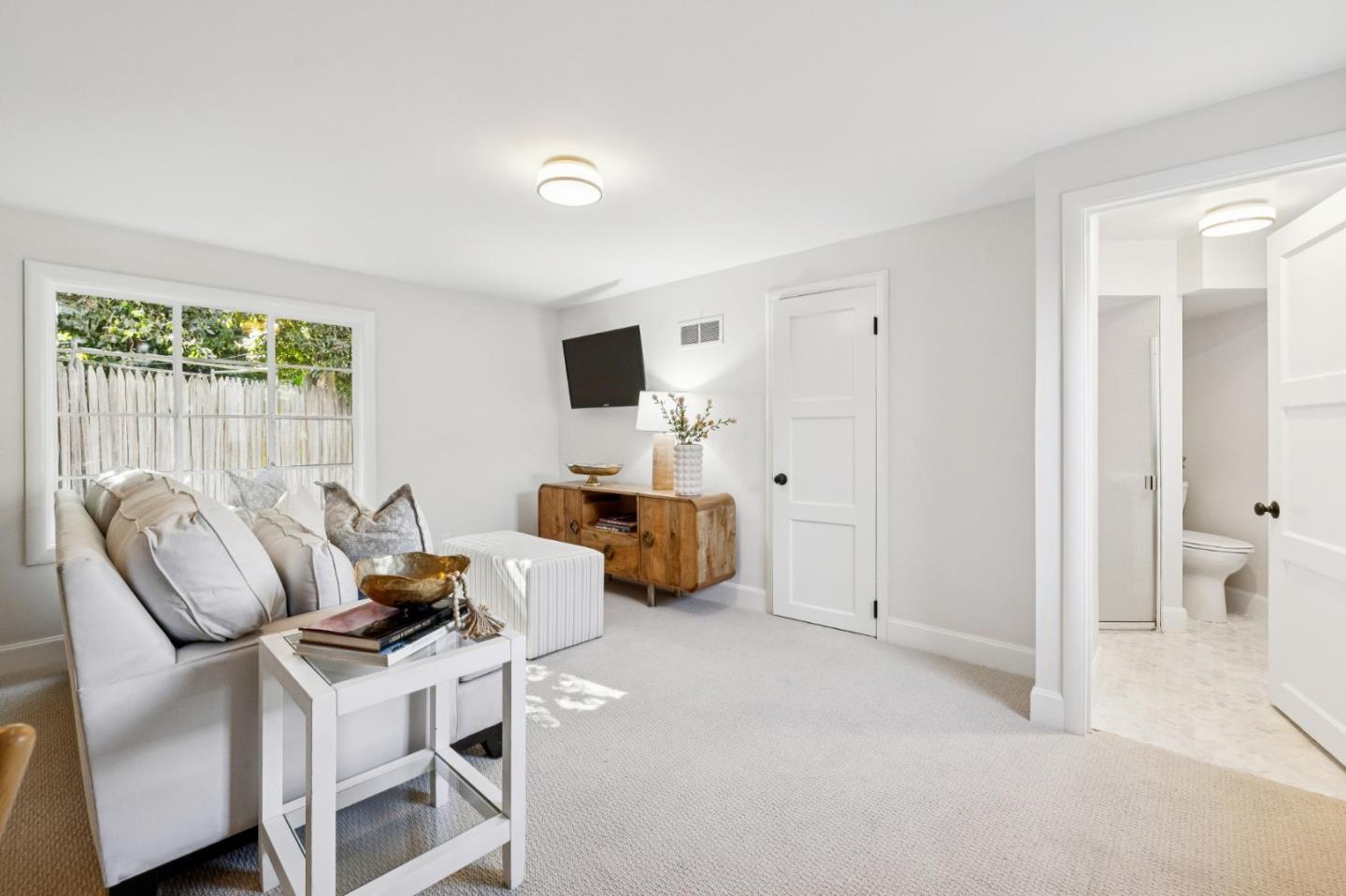 Detail Gallery Image 74 of 89 For 22 De Sabla Rd, San Mateo,  CA 94402 - 2 Beds | 2/1 Baths