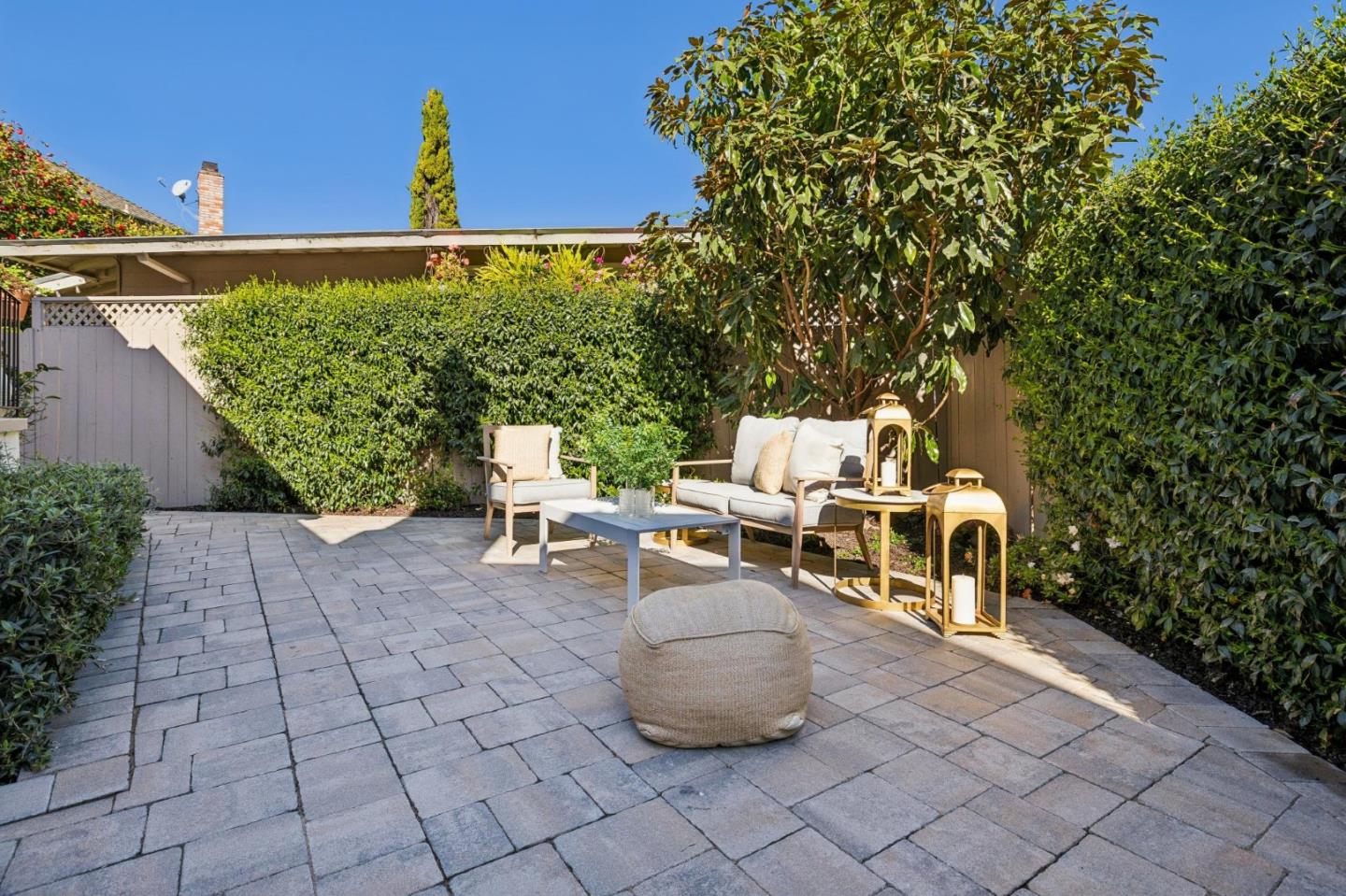 Detail Gallery Image 82 of 89 For 22 De Sabla Rd, San Mateo,  CA 94402 - 2 Beds | 2/1 Baths