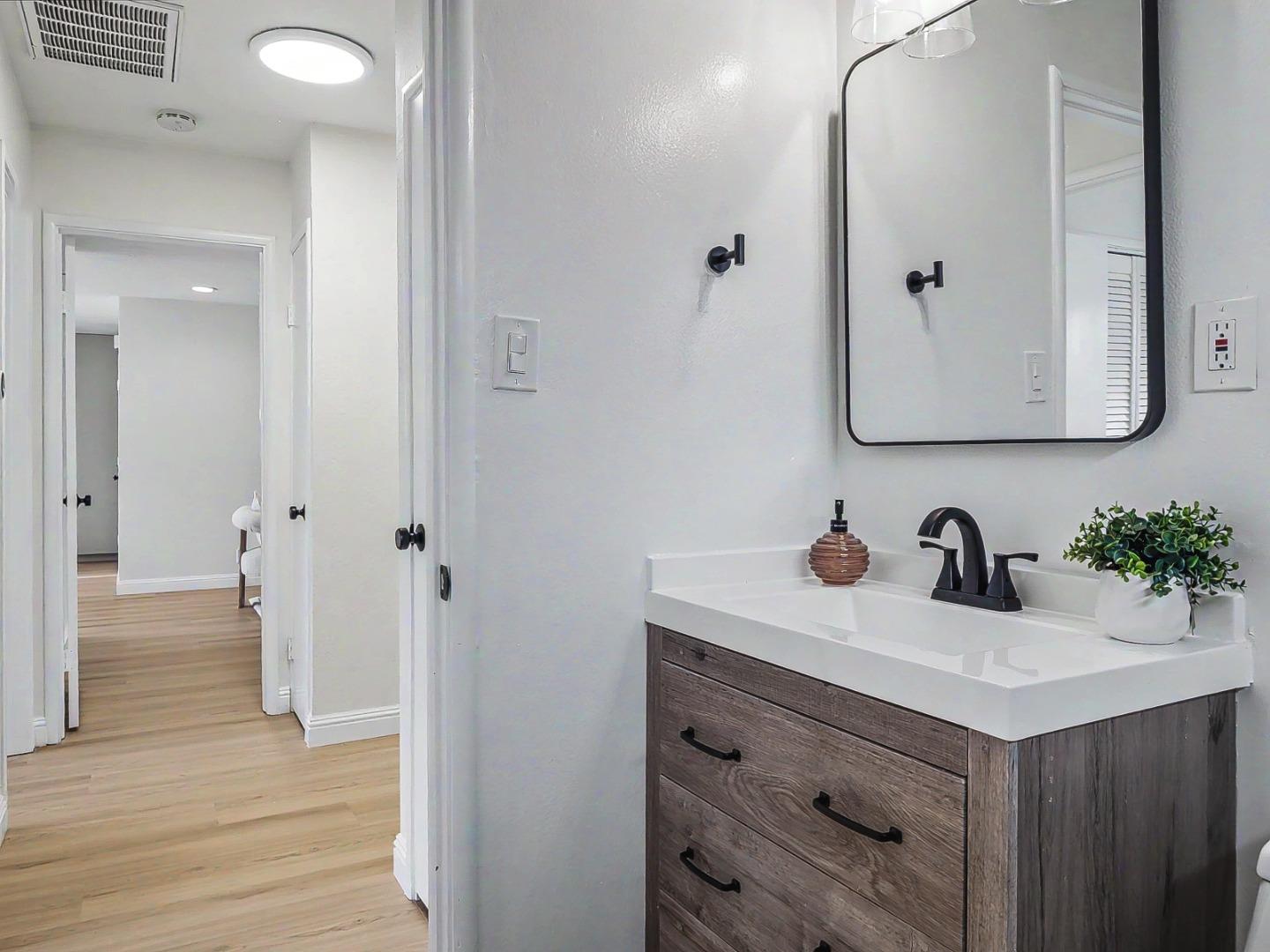 Detail Gallery Image 26 of 36 For 435 Cypress Ave, Santa Clara,  CA 95050 - 3 Beds | 2 Baths