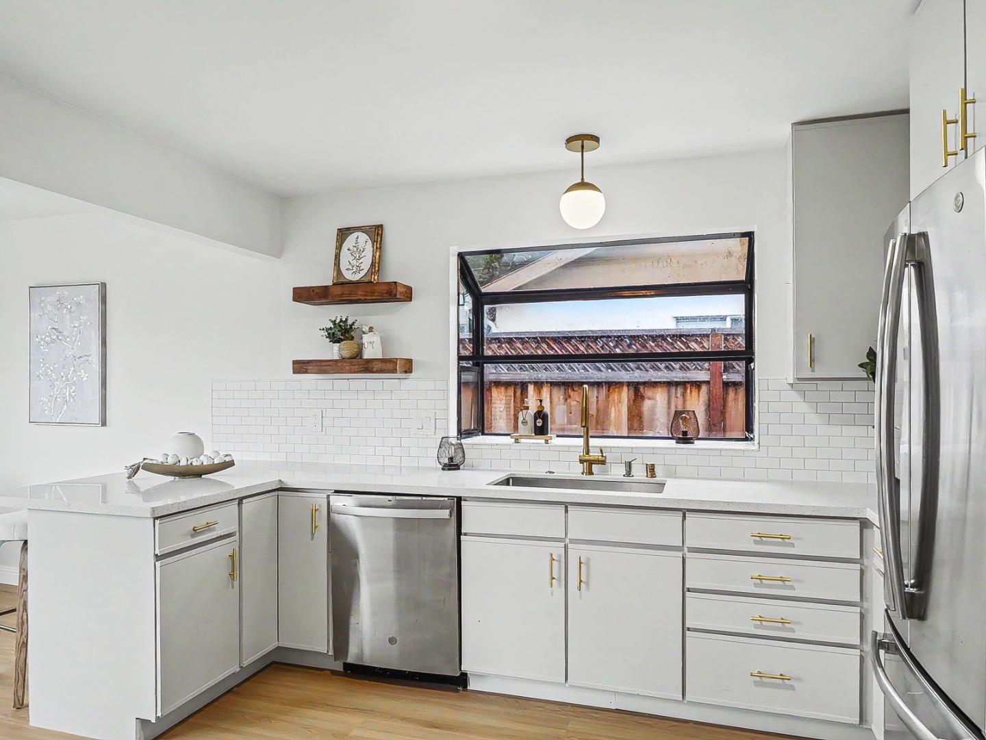 Detail Gallery Image 4 of 36 For 435 Cypress Ave, Santa Clara,  CA 95050 - 3 Beds | 2 Baths