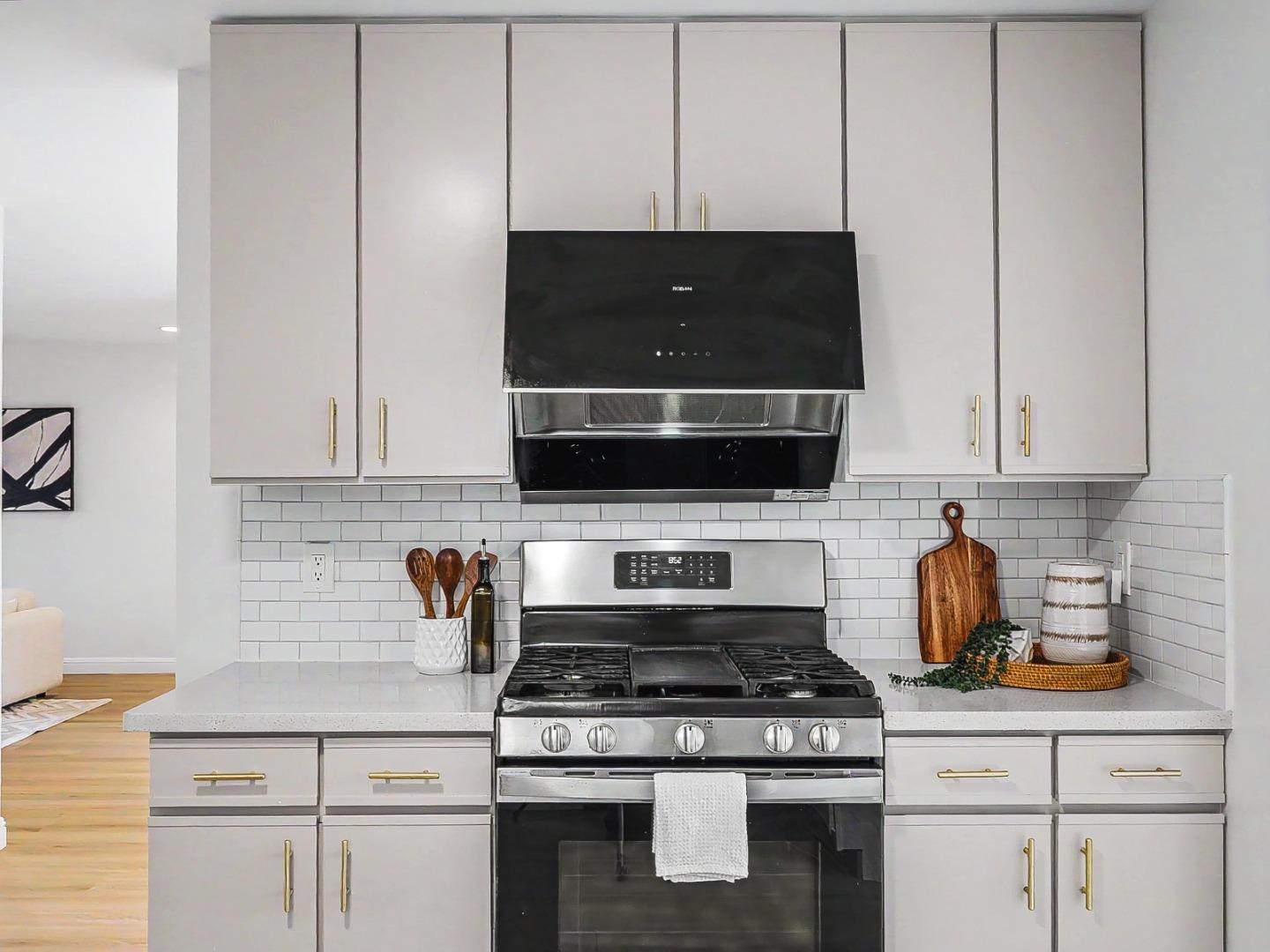 Detail Gallery Image 7 of 36 For 435 Cypress Ave, Santa Clara,  CA 95050 - 3 Beds | 2 Baths