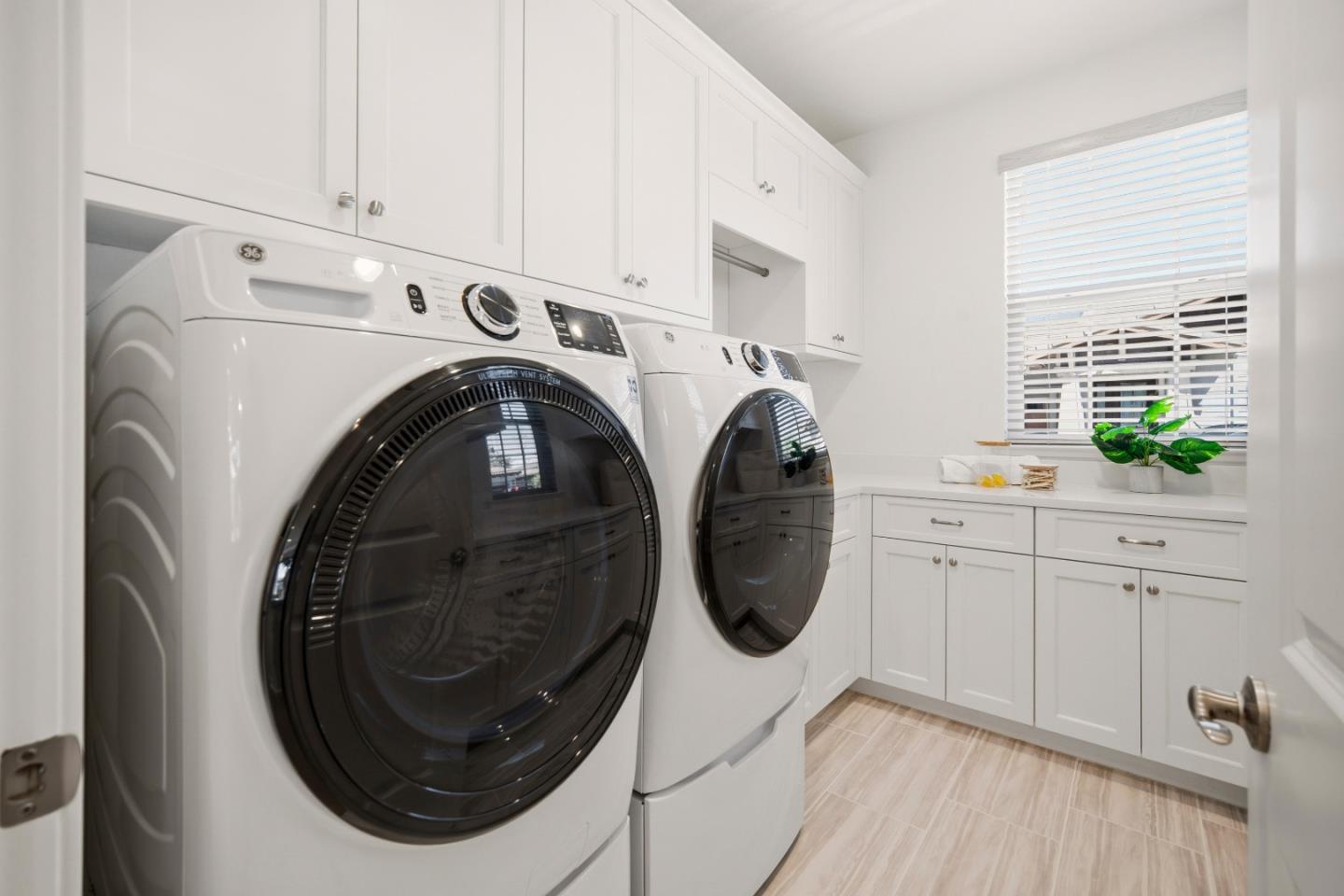 Detail Gallery Image 13 of 48 For 1181 Mcclellan St, Hollister,  CA 95023 - 2 Beds | 2 Baths