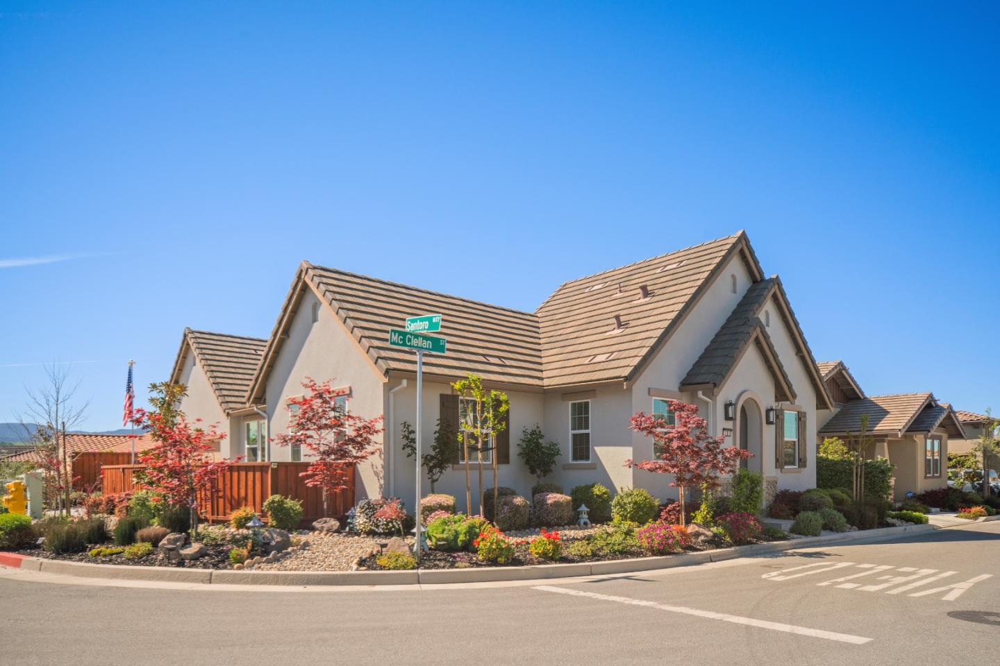 Detail Gallery Image 2 of 48 For 1181 Mcclellan St, Hollister,  CA 95023 - 2 Beds | 2 Baths