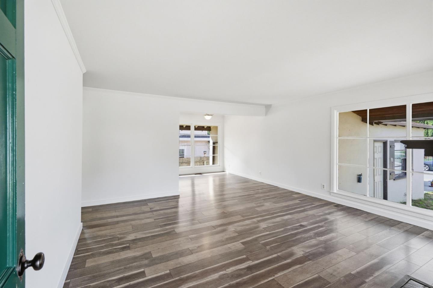 Detail Gallery Image 4 of 22 For 507 Lomita Ave, Millbrae,  CA 94030 - 3 Beds | 1 Baths