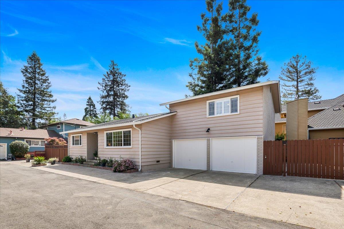 Front Image Thumbnail for ML82040645