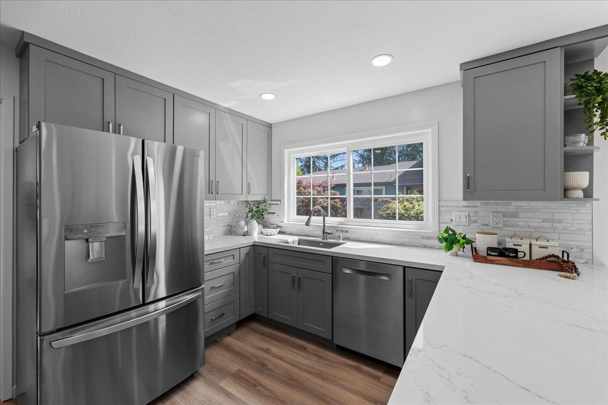 Detail Gallery Image 9 of 33 For 1729 Milton St, Redwood City,  CA 94061 - 3 Beds | 2 Baths