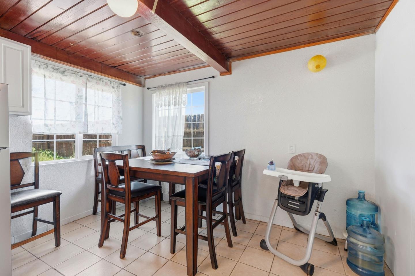 Detail Gallery Image 12 of 35 For 333 W 4th St, Stockton,  CA 95206 - 5 Beds | 2 Baths