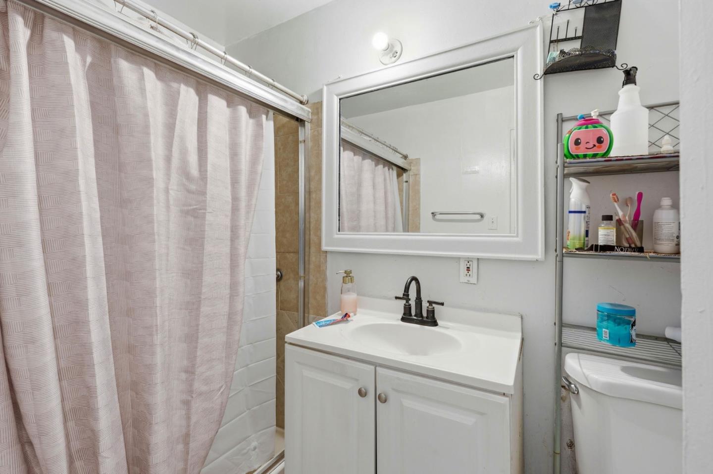 Detail Gallery Image 13 of 35 For 333 W 4th St, Stockton,  CA 95206 - 5 Beds | 2 Baths