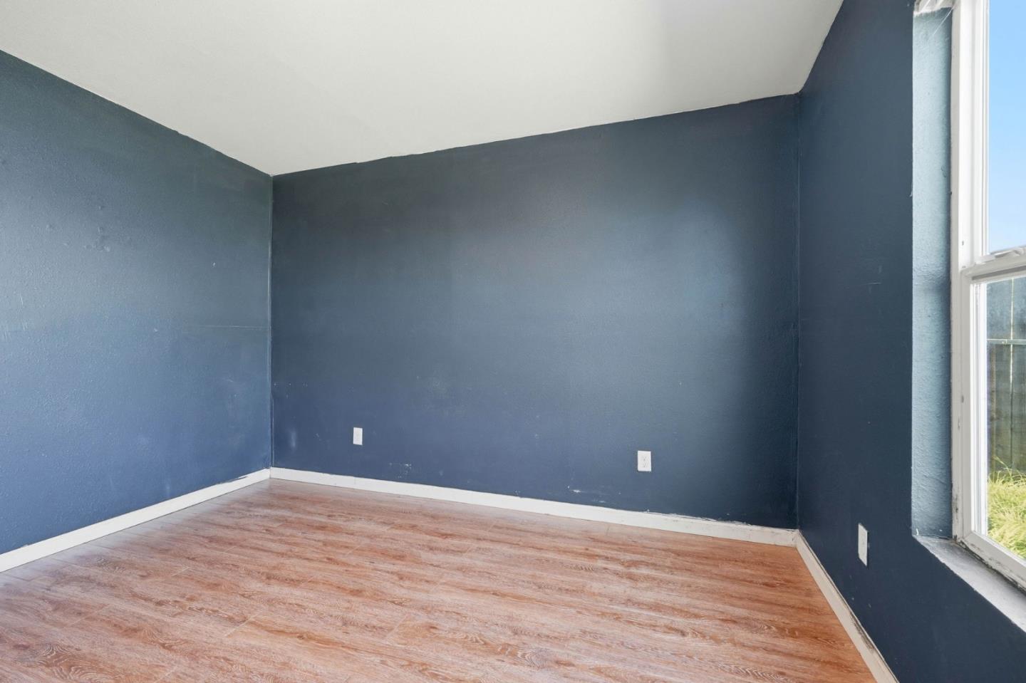 Detail Gallery Image 23 of 35 For 333 W 4th St, Stockton,  CA 95206 - 5 Beds | 2 Baths