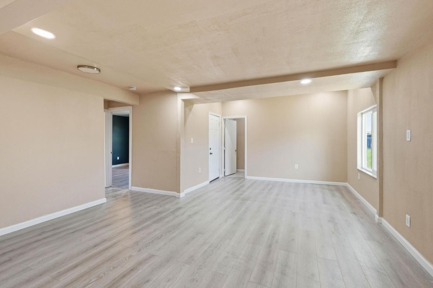 Detail Gallery Image 26 of 35 For 333 W 4th St, Stockton,  CA 95206 - 5 Beds | 2 Baths