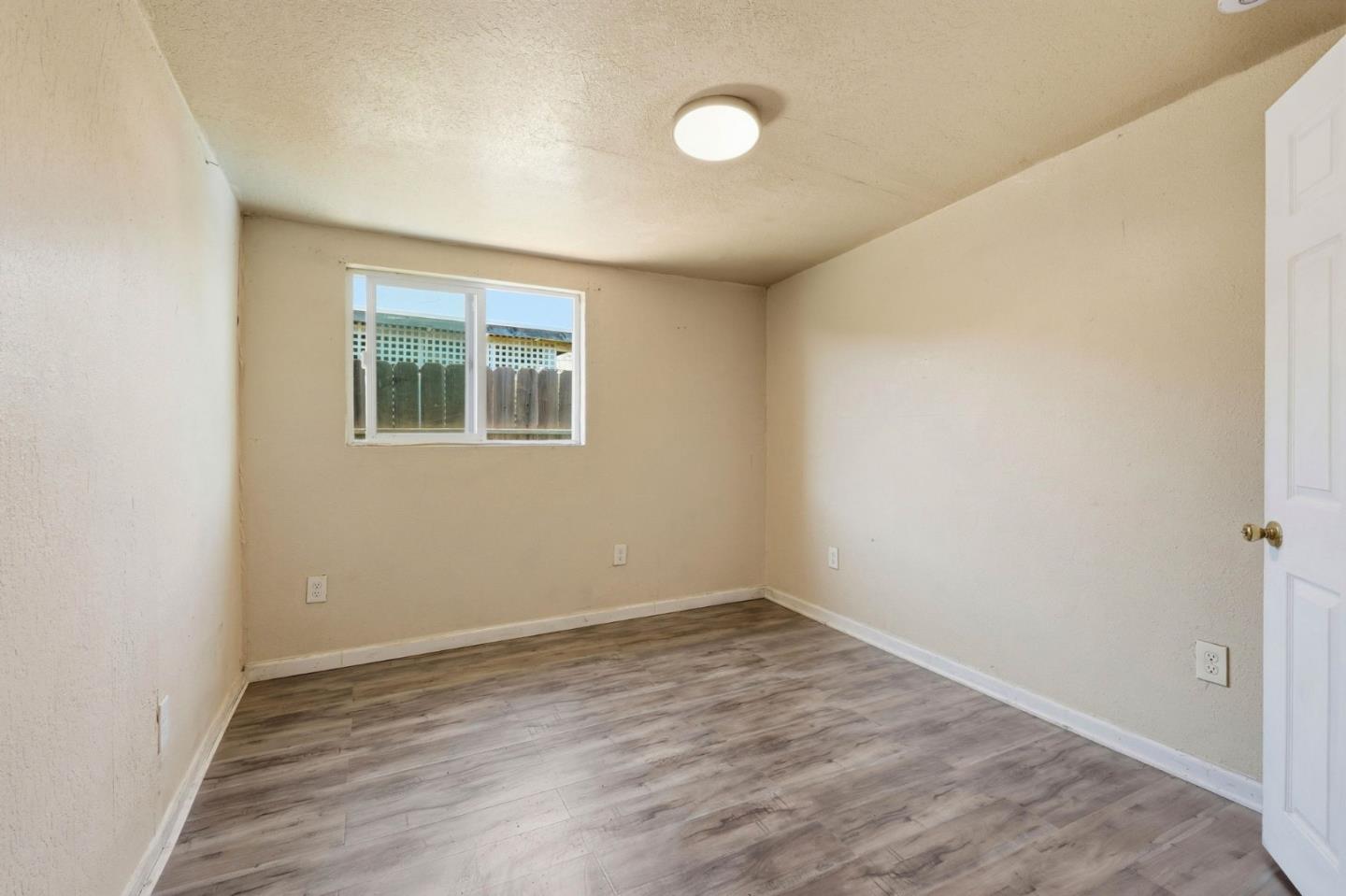 Detail Gallery Image 29 of 35 For 333 W 4th St, Stockton,  CA 95206 - 5 Beds | 2 Baths