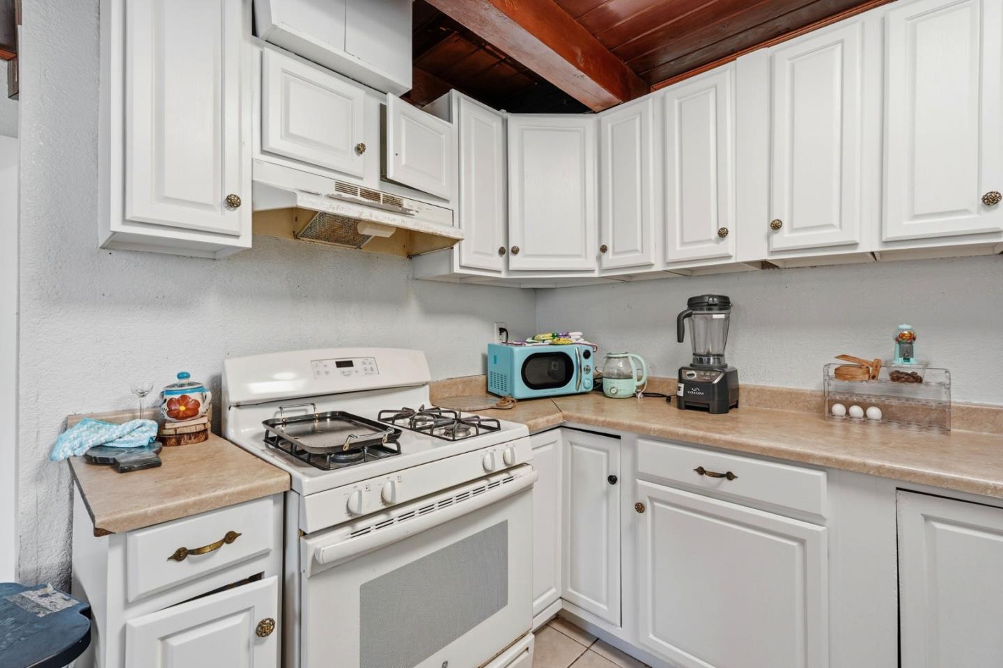 Detail Gallery Image 8 of 35 For 333 W 4th St, Stockton,  CA 95206 - 5 Beds | 2 Baths