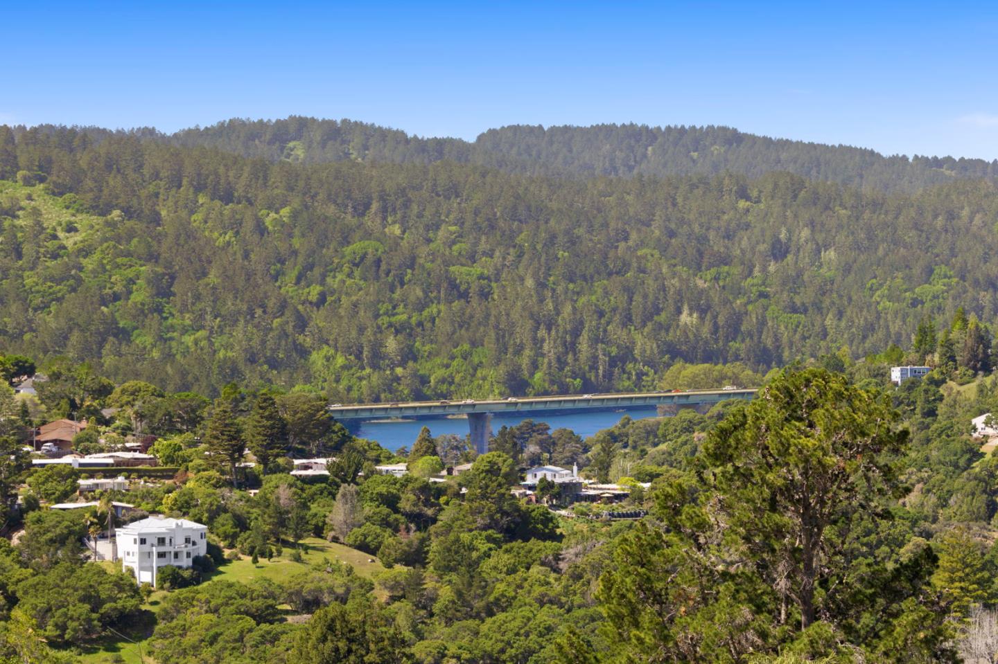 Detail Gallery Image 19 of 21 For 18 Bel Aire Ln, San Mateo,  CA 94402 - 5 Beds | 4/1 Baths