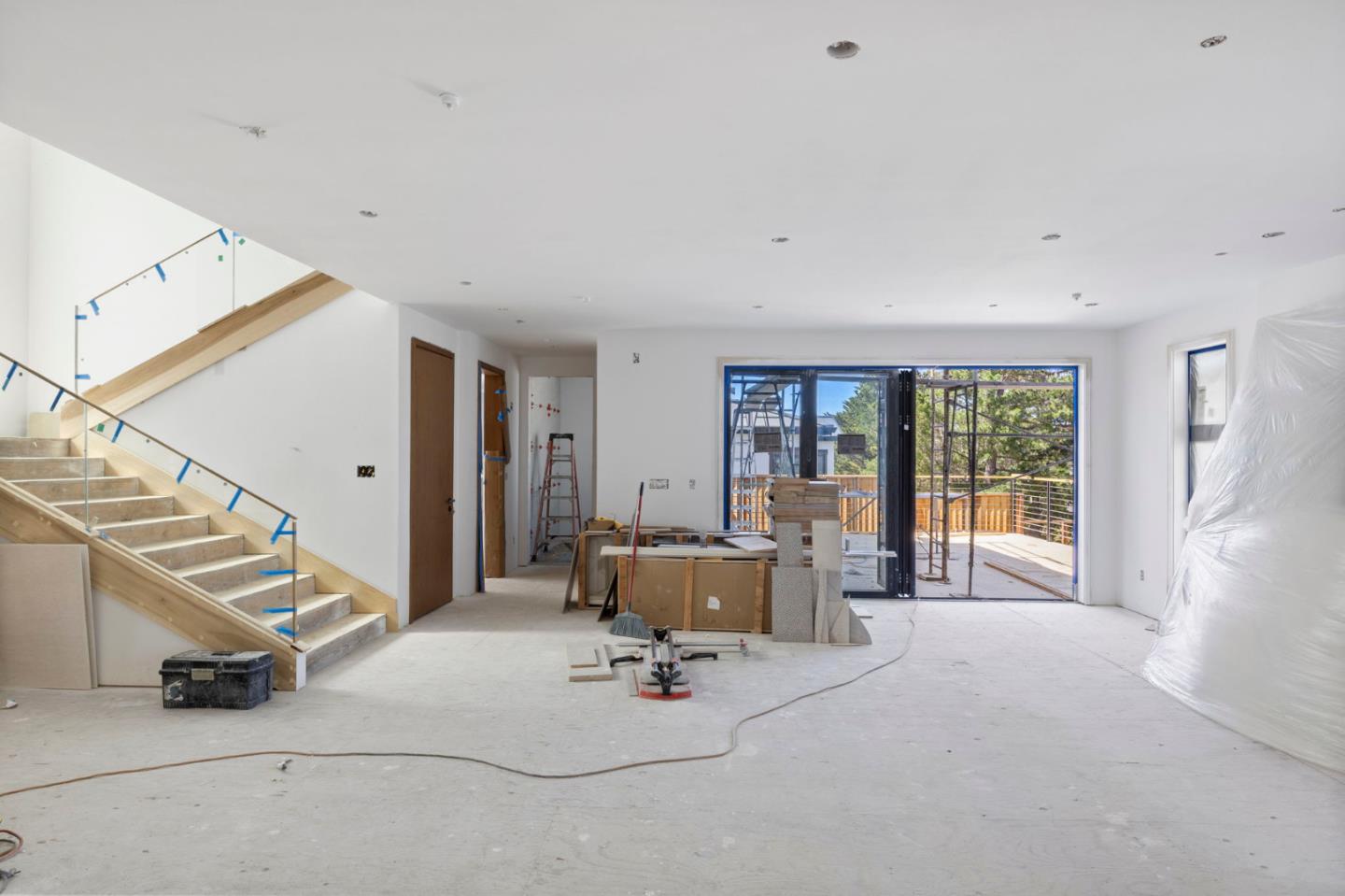 Detail Gallery Image 6 of 21 For 18 Bel Aire Ln, San Mateo,  CA 94402 - 5 Beds | 4/1 Baths