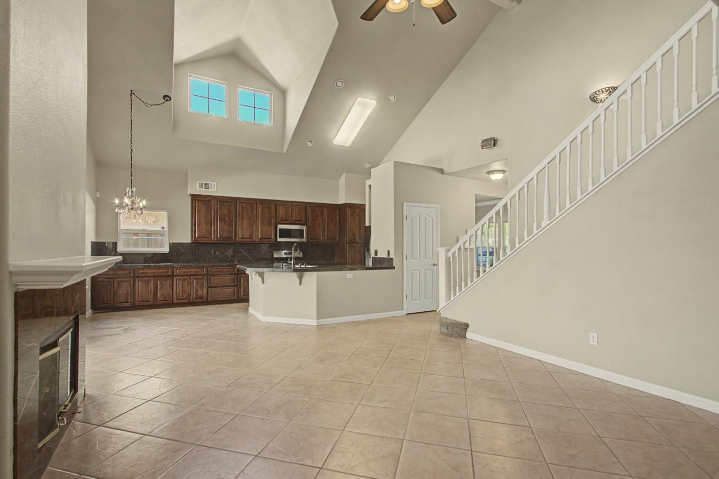 Detail Gallery Image 11 of 57 For 1753 Mills, Los Banos,  CA 93635 - 4 Beds | 3 Baths