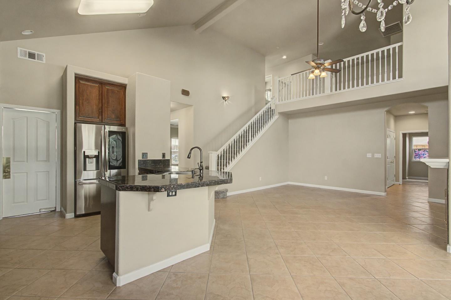 Detail Gallery Image 12 of 57 For 1753 Mills, Los Banos,  CA 93635 - 4 Beds | 3 Baths