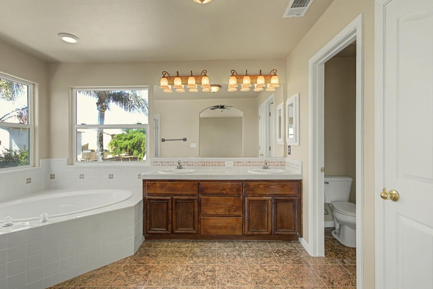 Detail Gallery Image 26 of 57 For 1753 Mills, Los Banos,  CA 93635 - 4 Beds | 3 Baths