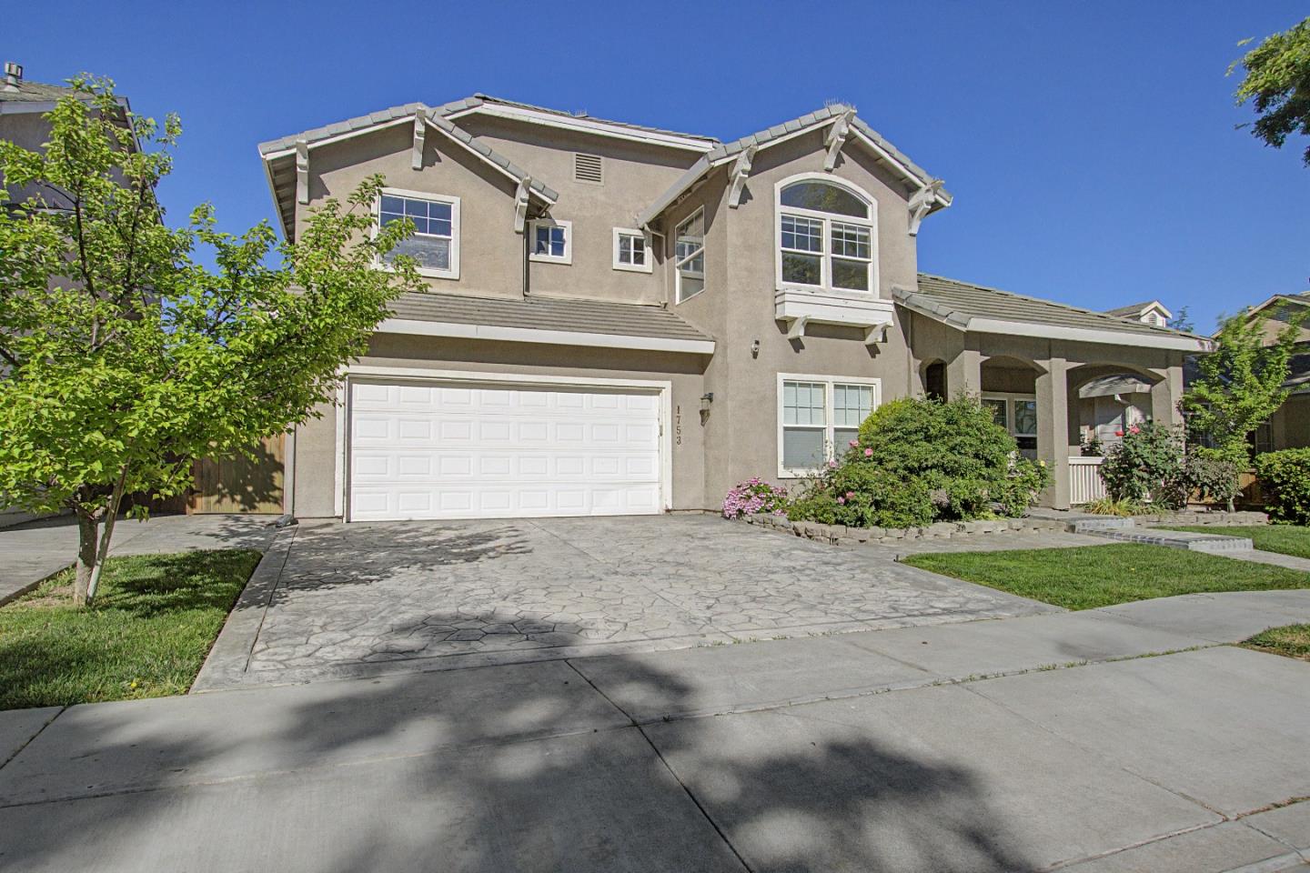 Detail Gallery Image 3 of 57 For 1753 Mills, Los Banos,  CA 93635 - 4 Beds | 3 Baths