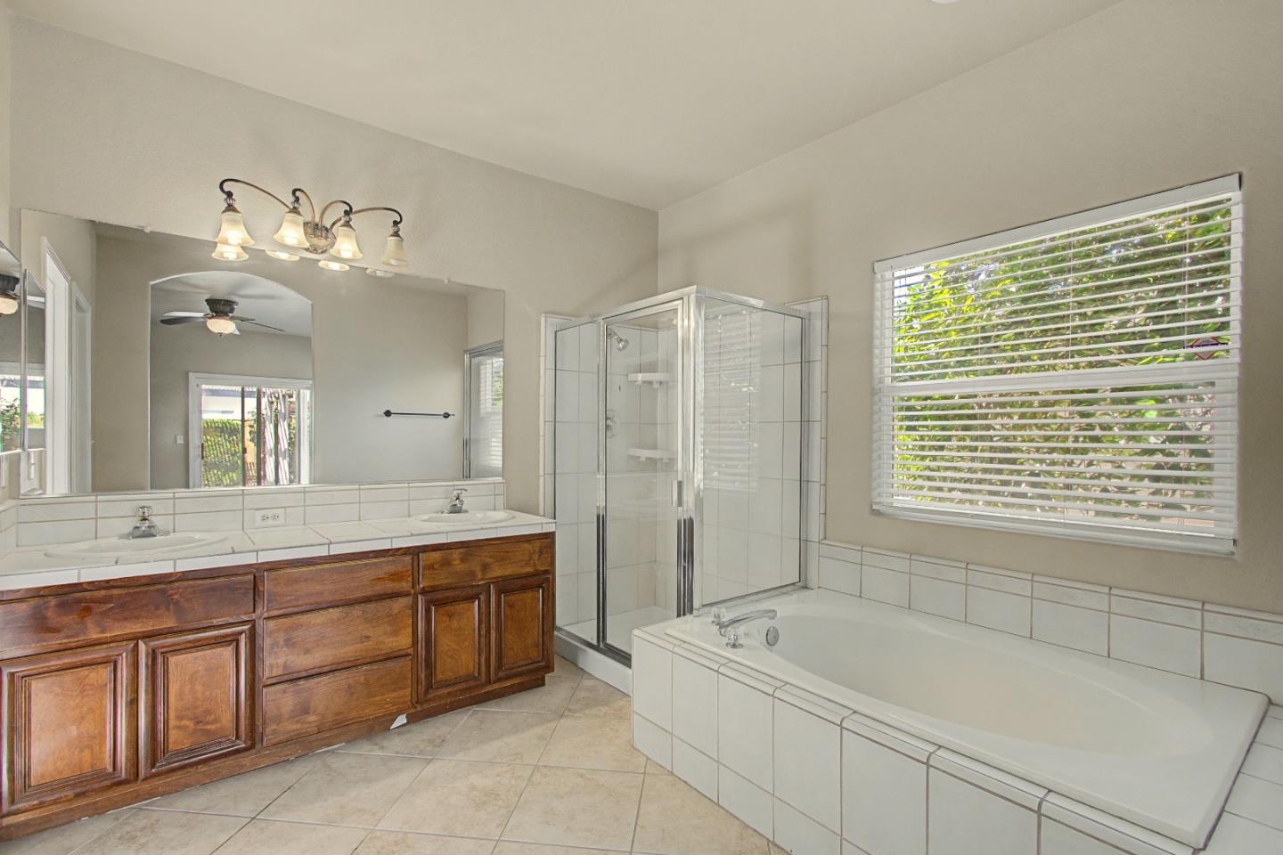 Detail Gallery Image 31 of 57 For 1753 Mills, Los Banos,  CA 93635 - 4 Beds | 3 Baths