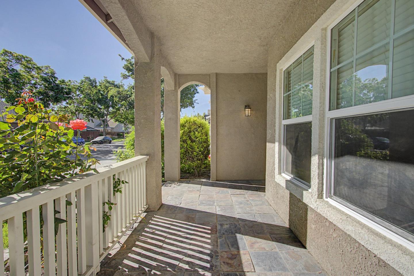 Detail Gallery Image 4 of 57 For 1753 Mills, Los Banos,  CA 93635 - 4 Beds | 3 Baths