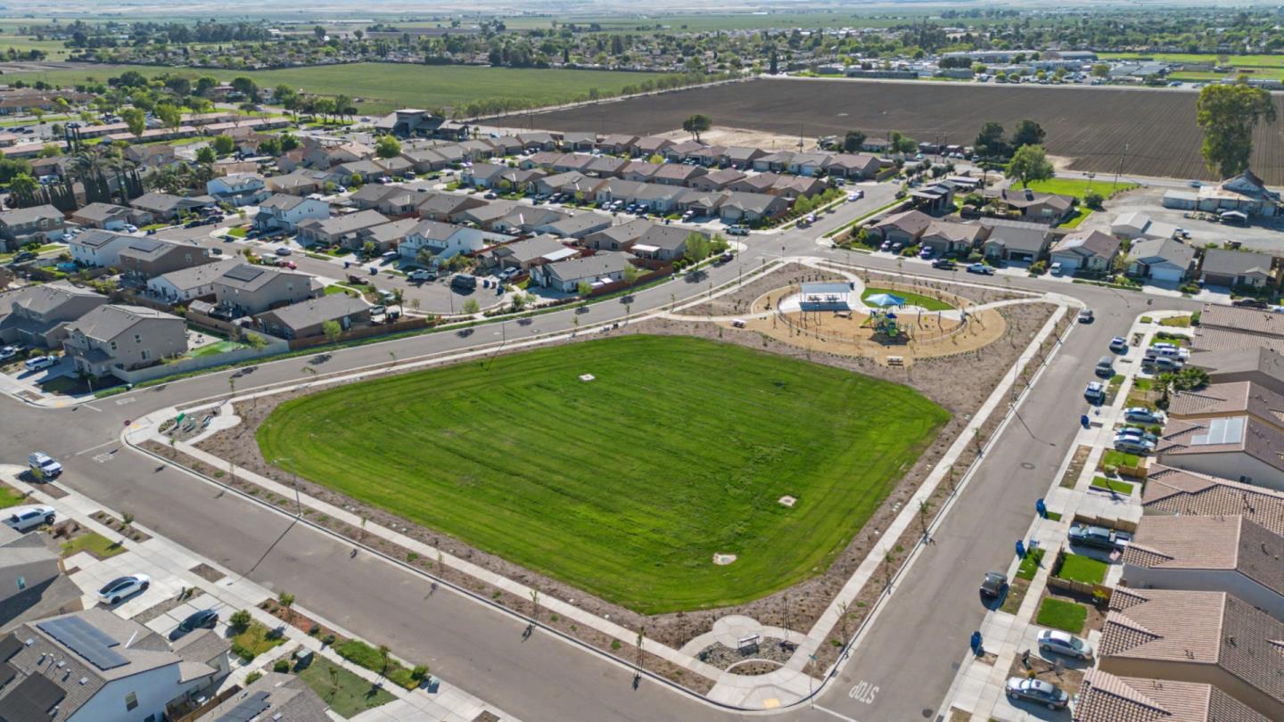 Detail Gallery Image 40 of 57 For 1753 Mills, Los Banos,  CA 93635 - 4 Beds | 3 Baths