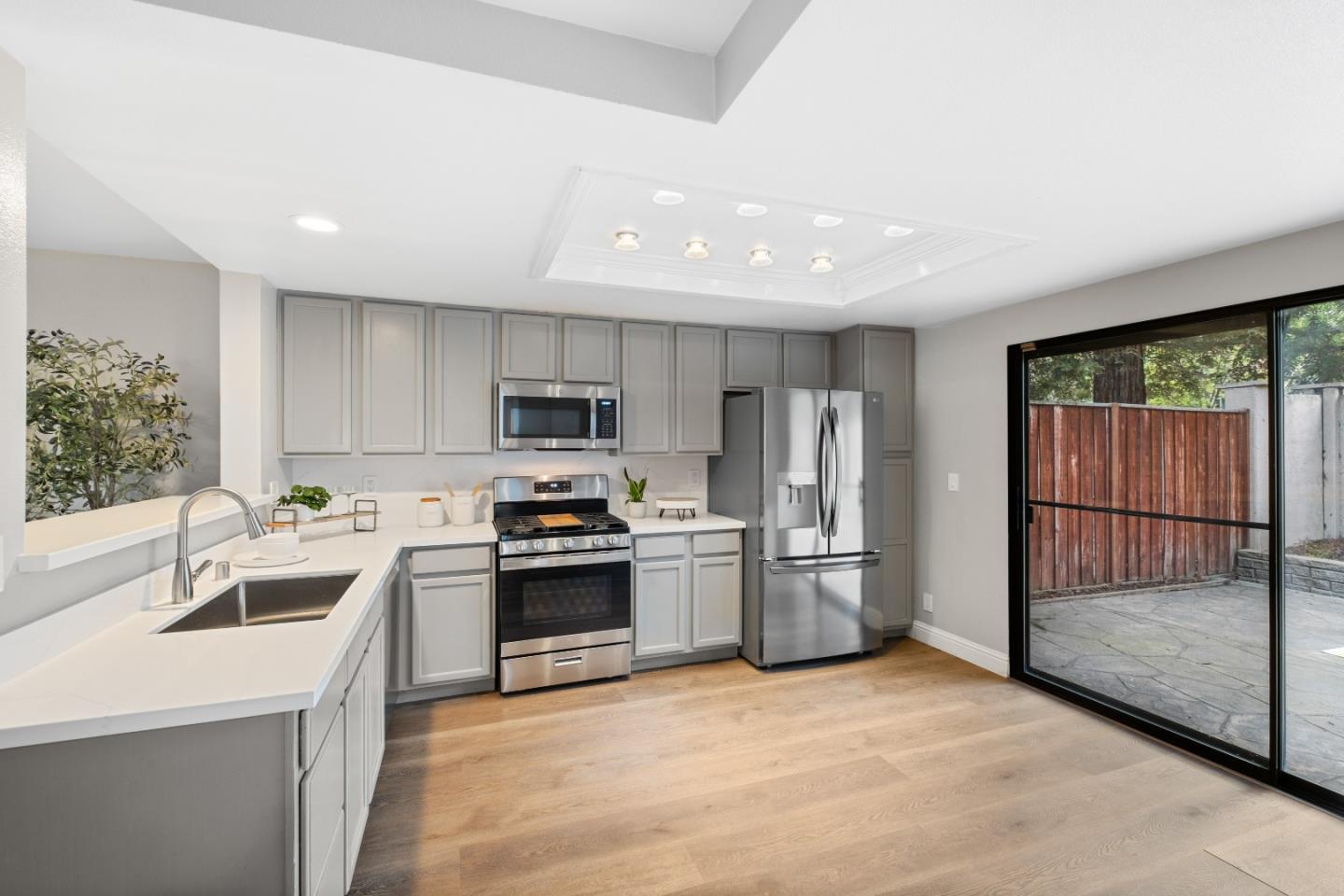 Detail Gallery Image 11 of 43 For 1578 Shanghai Cir, San Jose,  CA 95131 - 3 Beds | 2/1 Baths