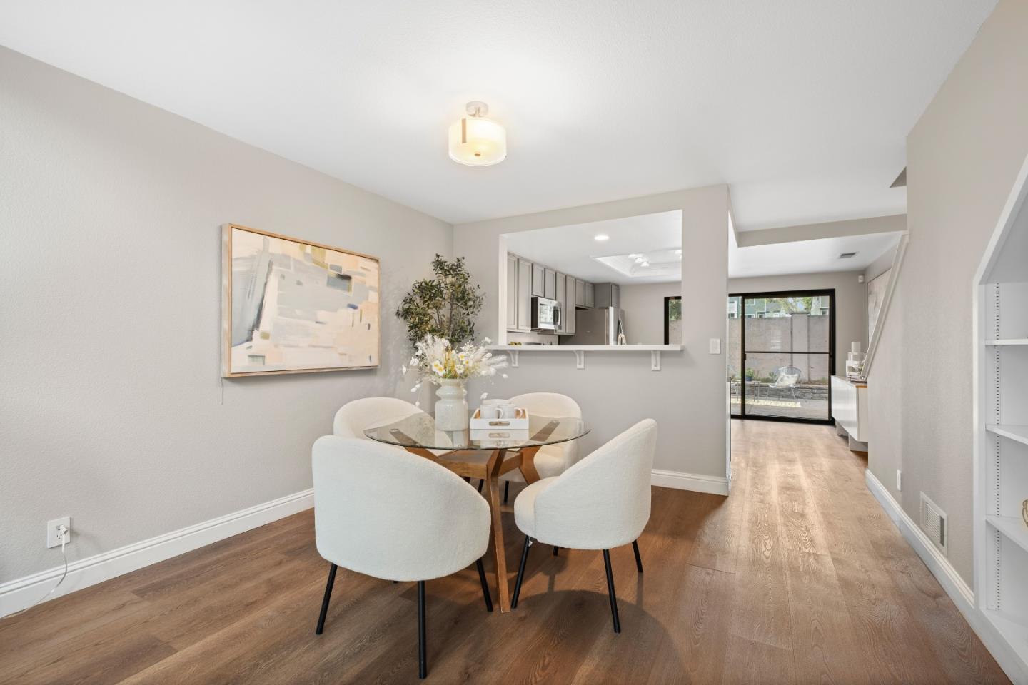 Detail Gallery Image 14 of 43 For 1578 Shanghai Cir, San Jose,  CA 95131 - 3 Beds | 2/1 Baths