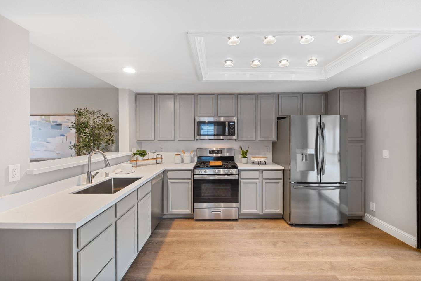 Detail Gallery Image 15 of 43 For 1578 Shanghai Cir, San Jose,  CA 95131 - 3 Beds | 2/1 Baths