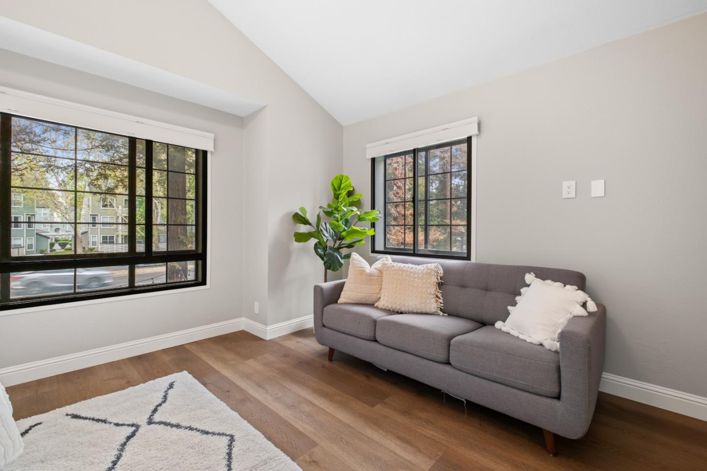 Detail Gallery Image 23 of 43 For 1578 Shanghai Cir, San Jose,  CA 95131 - 3 Beds | 2/1 Baths