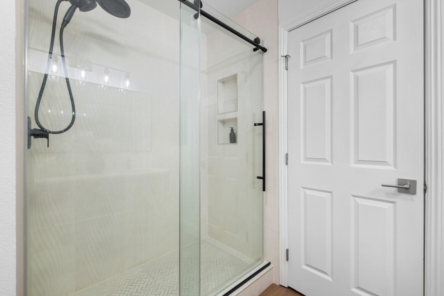 Detail Gallery Image 25 of 43 For 1578 Shanghai Cir, San Jose,  CA 95131 - 3 Beds | 2/1 Baths