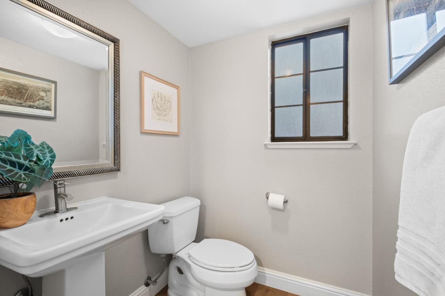 Detail Gallery Image 33 of 43 For 1578 Shanghai Cir, San Jose,  CA 95131 - 3 Beds | 2/1 Baths