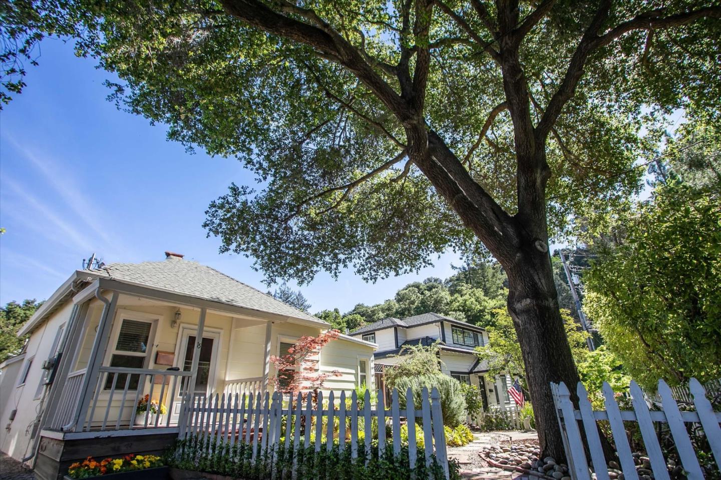 Detail Gallery Image 3 of 53 For 15 &15 1/2 Stacia St, Los Gatos,  CA 95030 - 5 Beds | 3 Baths