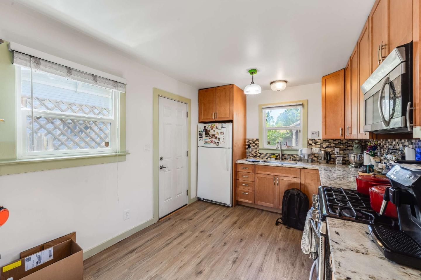 Detail Gallery Image 9 of 37 For 798 Hudson St, Redwood City,  CA 94061 - – Beds | – Baths