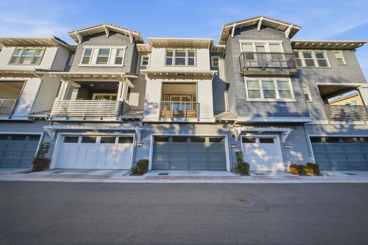 Detail Gallery Image 45 of 59 For 2235 Mora Pl, Mountain View,  CA 94040 - 3 Beds | 3/1 Baths