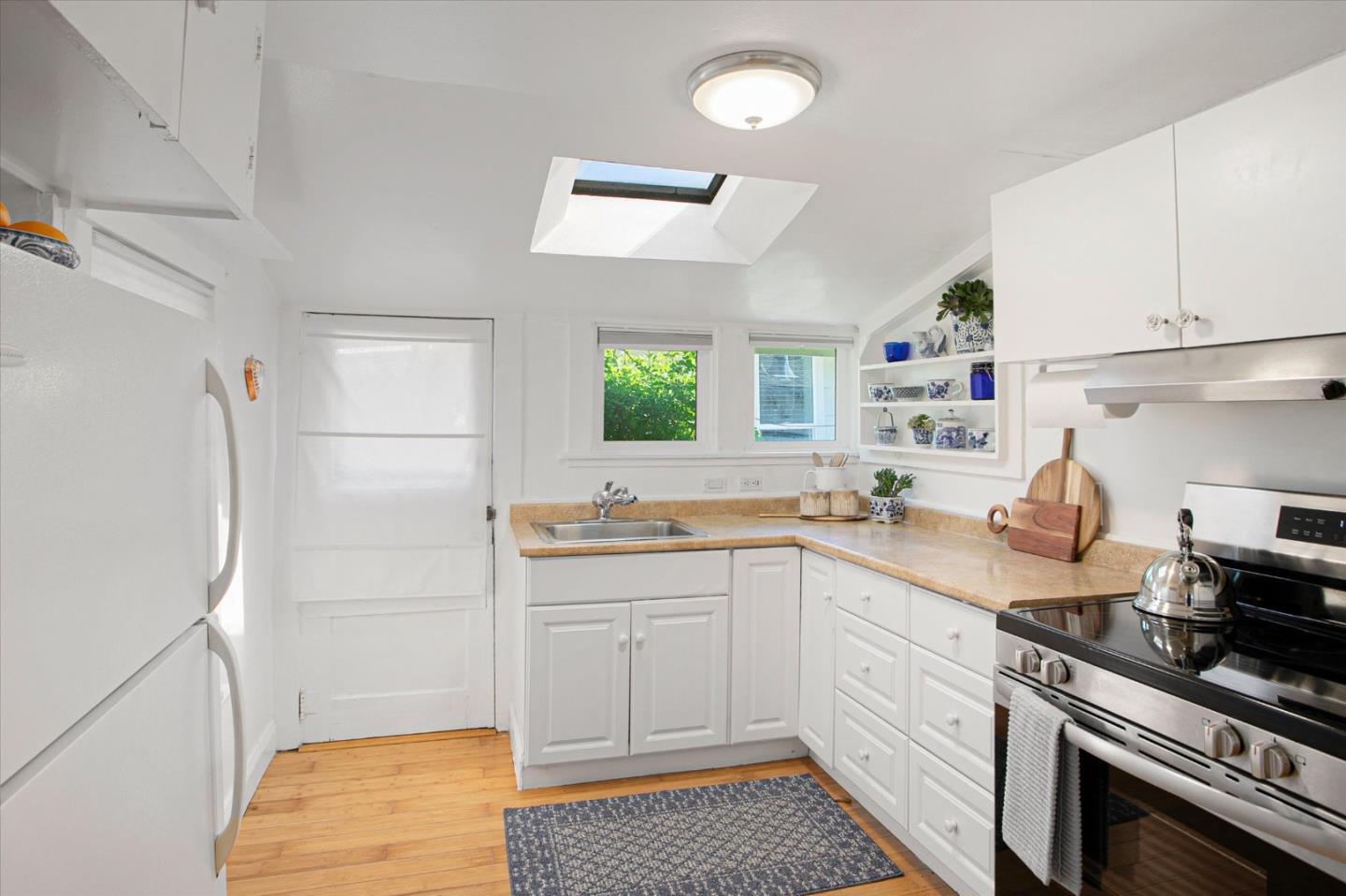 Detail Gallery Image 12 of 47 For 15&15 1/2 Stacia St, Los Gatos,  CA 95030 - – Beds | – Baths